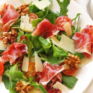 Ensalada Rúcula y Crudo